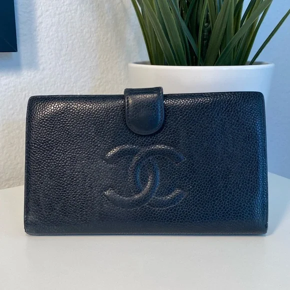 CHANEL Caviar Long Wallet